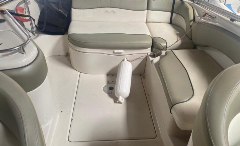 SEA RAY 240 SUNDECK