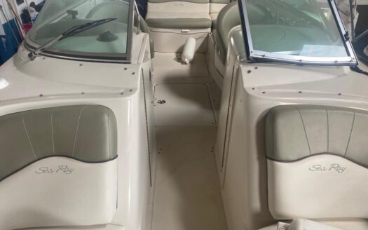 SEA RAY 240 SUNDECK