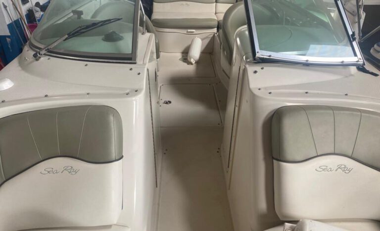 SEA RAY 240 SUNDECK
