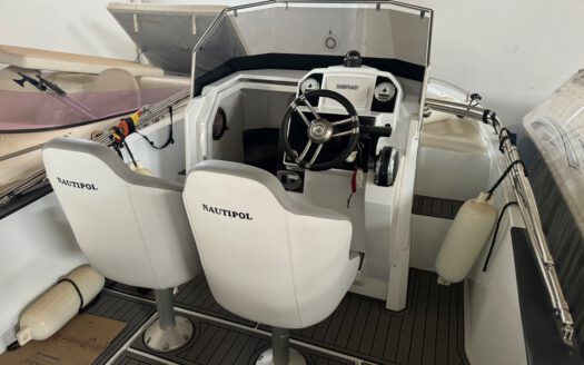 BARCO NAUTIPOL 630 SUNDECK
